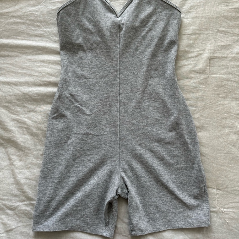 Alo yoga alo soft suns out onsie